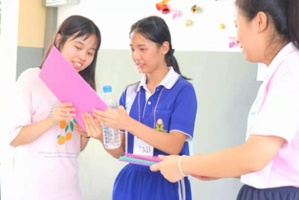 参加泰国清迈中小学汉语营活动